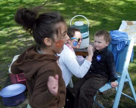 Facepainting in 
Powderhorn Park 5/2/10