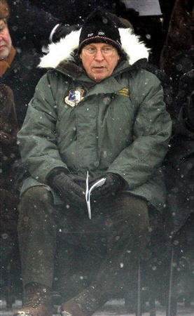 US-Vizeprsident Dick Cheneys ist fr seine Kleiderwahl bei der Gedenkfeier zur Befreiung von Auschwitz kritisiert worden.