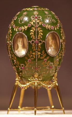 The Alexander Palace egg is seen on display Tuesday, Aug. 27, 2002, at the Bellagio Gallery of Fine Art in Las Vegas. The egg is part of the exhibit, ''Faberge: Treasures from the Kremlin,'' that opens Friday. Photo by Joe Cavaretta