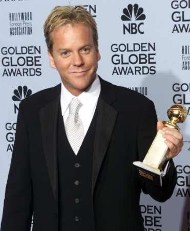 Kiefer Sutherland at the Golden Globes, January 20, 2002