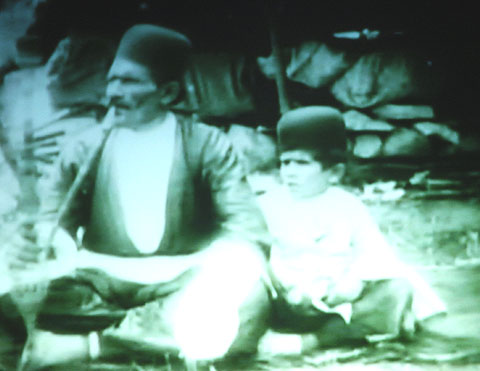 Chief Haidar Khan & son, Lufta