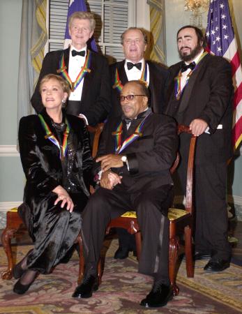 Seated (from left), Julie Andrews, Quincy Jones.  Standing (from left), Van Cliburn, Jack Nicholson & Luciano Pavarotti