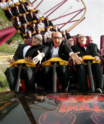 six flags guy gif. ..THE SCREAM AT SIX FLAGS