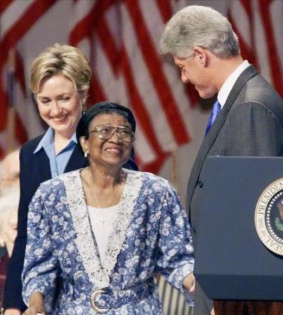 Actress Rosetta LeNoire in Washington Wednesday, Sept. 29, 1999. Bill Clinton, the last elected president, presented her with National Medal of Arts. First lady Hillary Rodham Clinton is at left. Photo by J.Scott Applewhite